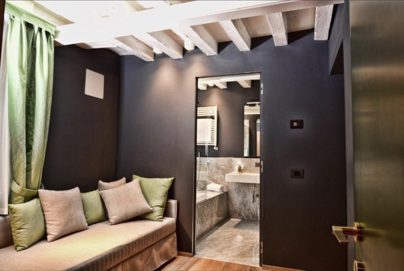 Salottino privato con bagno en-suite
